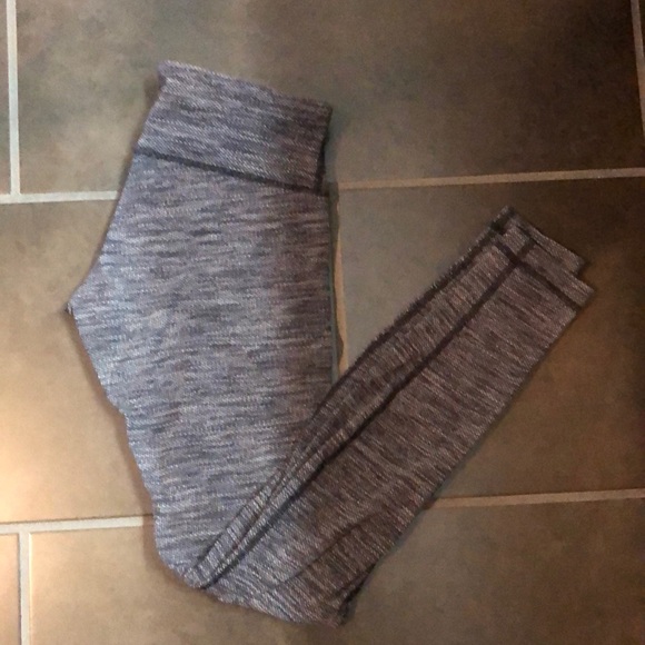 Lululemon Wunder Under - Picture 1 of 2